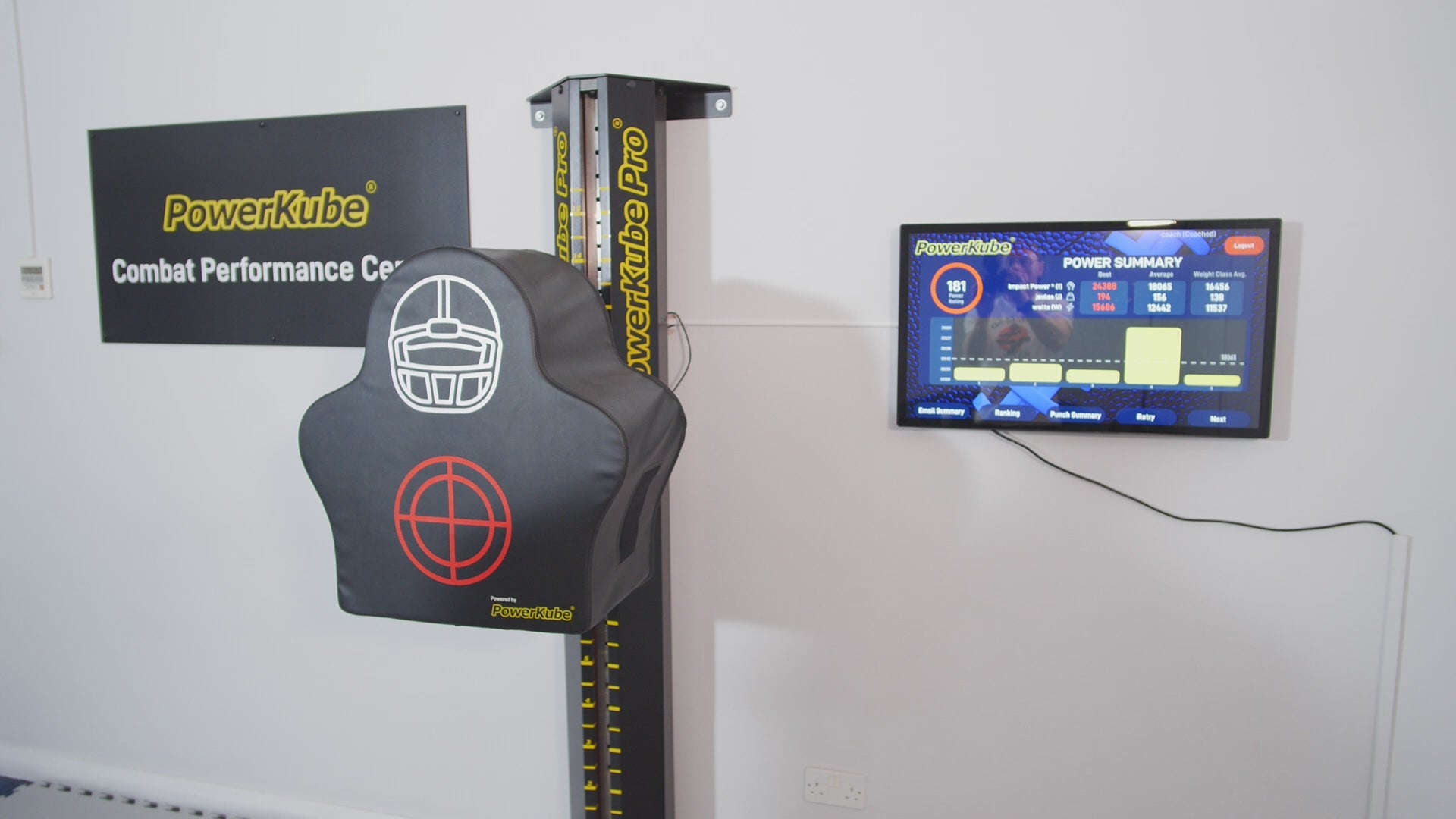 Cargar video: Smart tackling sled promotional video 3